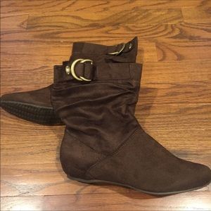 ✨NEW✨ Short Brown Slouch Boots with Accent Buckle